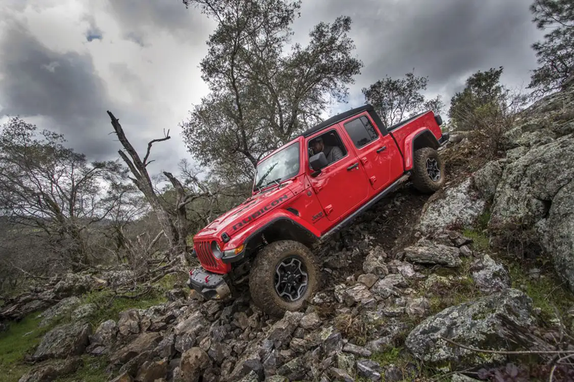 2020 Jeep Wrangler JT Gladiator rock climbing